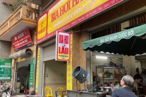 Lam-bien-quang-cao-bia-hoi-ha-noi-768x1024