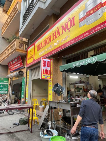 Lam-bien-quang-cao-bia-hoi-ha-noi-768x1024